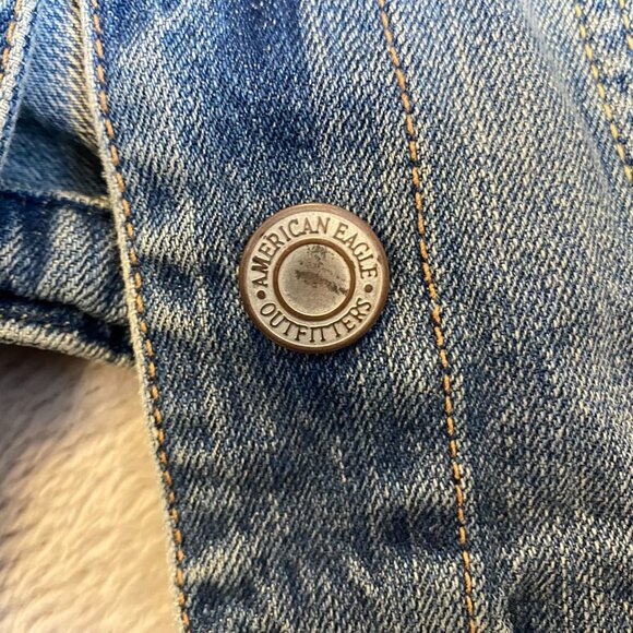 American Eagle Women's Denim Jacket Small Distressed  Button Closure Casual Ligh - Picture 7 of 7